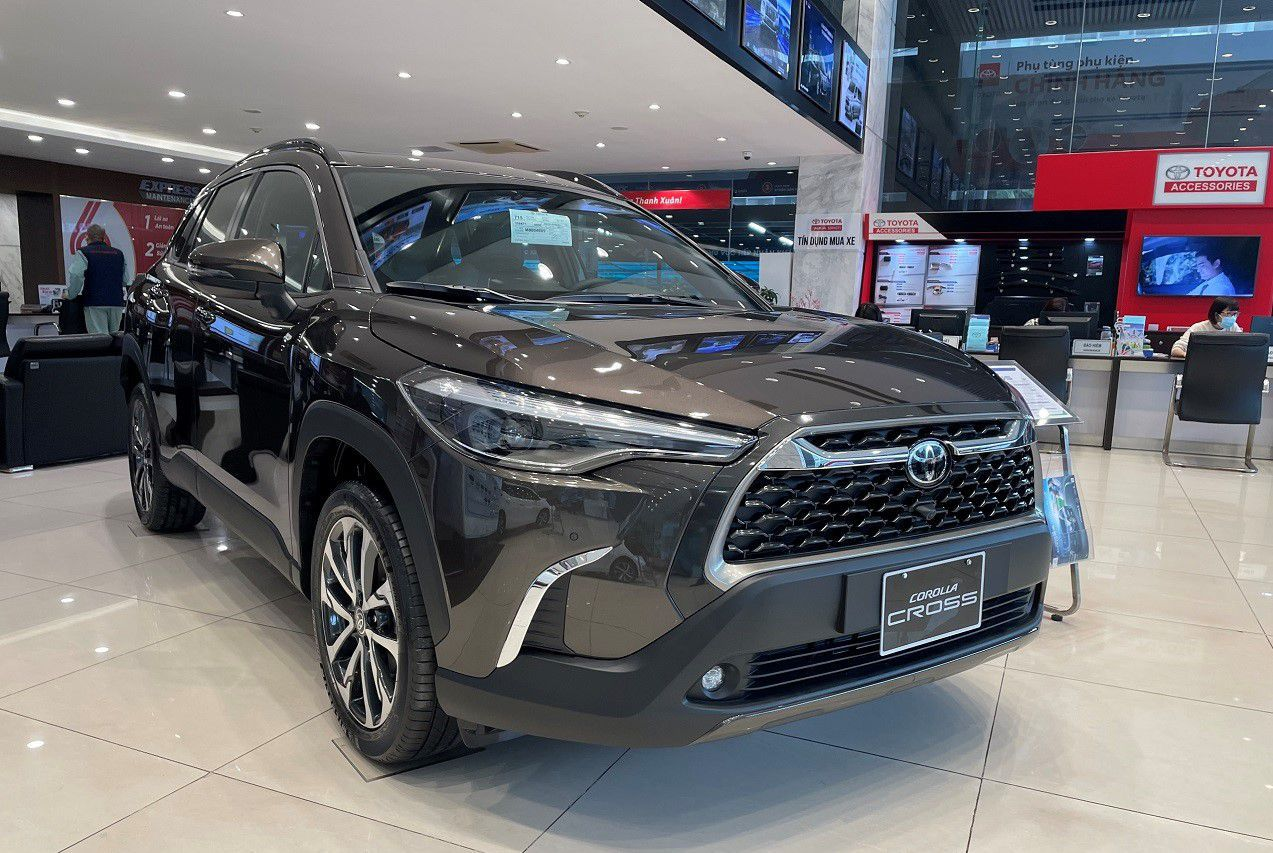 Toyota Cross 2023 màu nâu