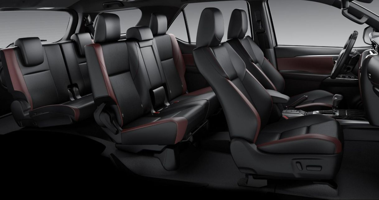 Hàng ghế ngồi khoang lái và khoang hành khách