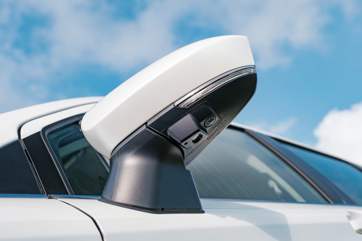 Gương chiếu hậu xe Veloz Cross TOP 2022