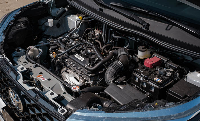 Khoang động cơ xe Veloz Cross TOP