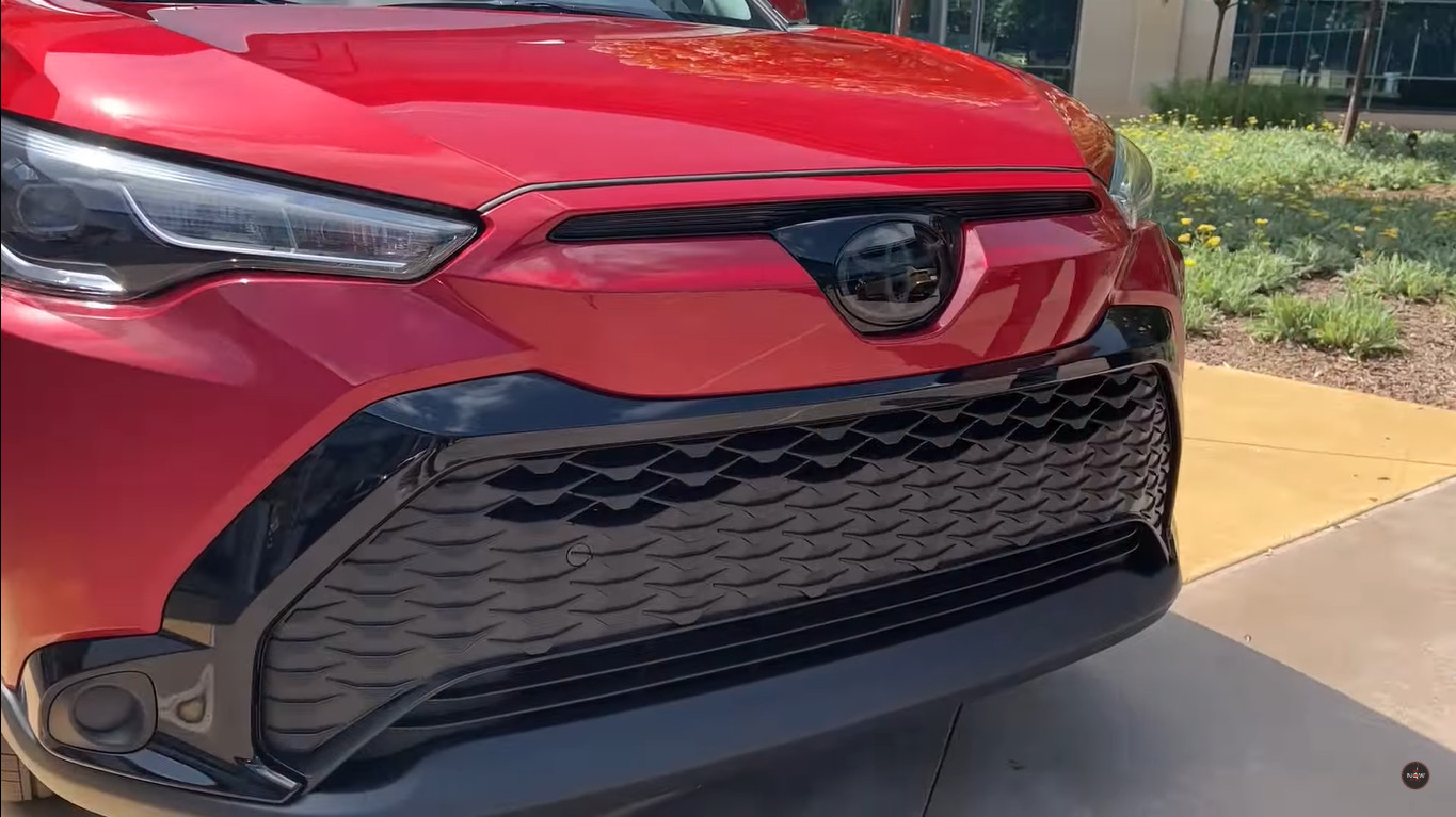 Thiết kế đầu xe Toyota Corolla Cross 2023