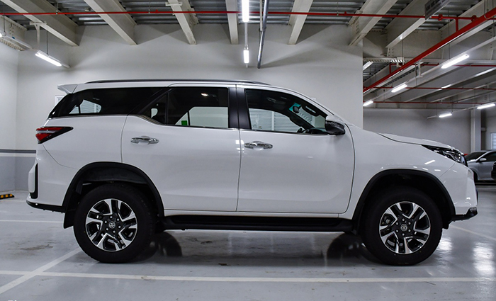 Thiết kế phần bên hông xe