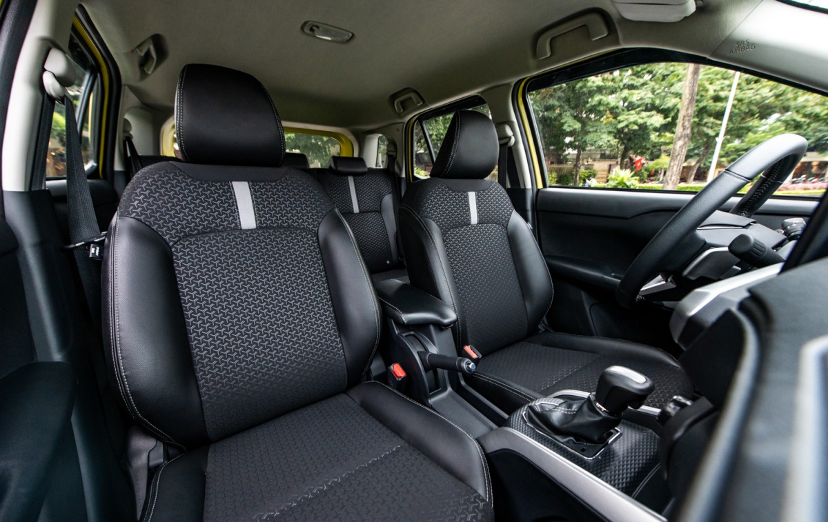 Ghế ngồi khoang l&aacute;i 