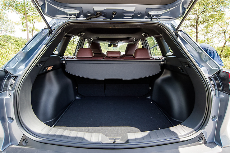 Khoang hành lý dung tích 440 lít