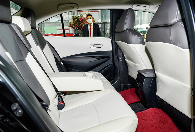 Hệ thống ghế ngồi khoang h&agrave;nh kh&aacute;ch