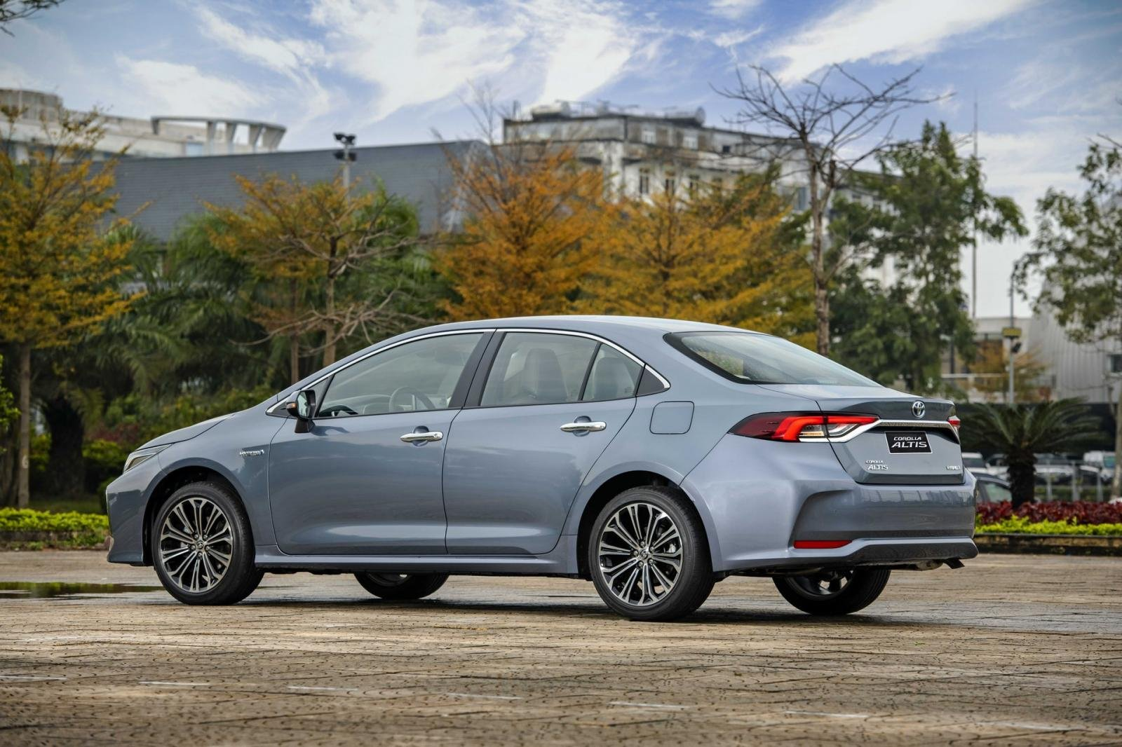 Thiết kế th&acirc;n xe