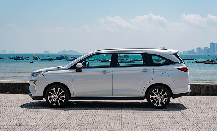 thiết kế mặt bên xe Toyota Veloz TOp 2022