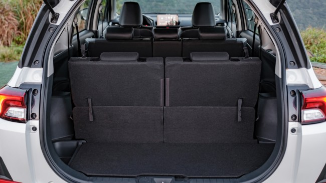 Khoang hành lý phía sau xe