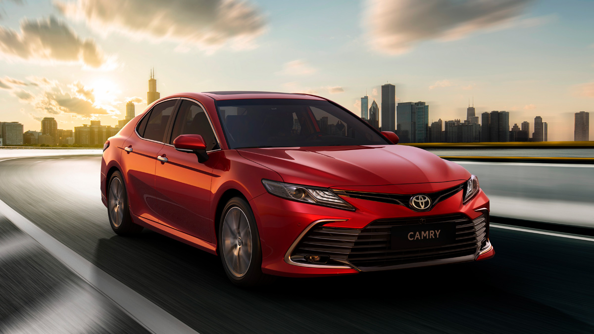 Toyota Camry Hybrid 2023 ra mắt