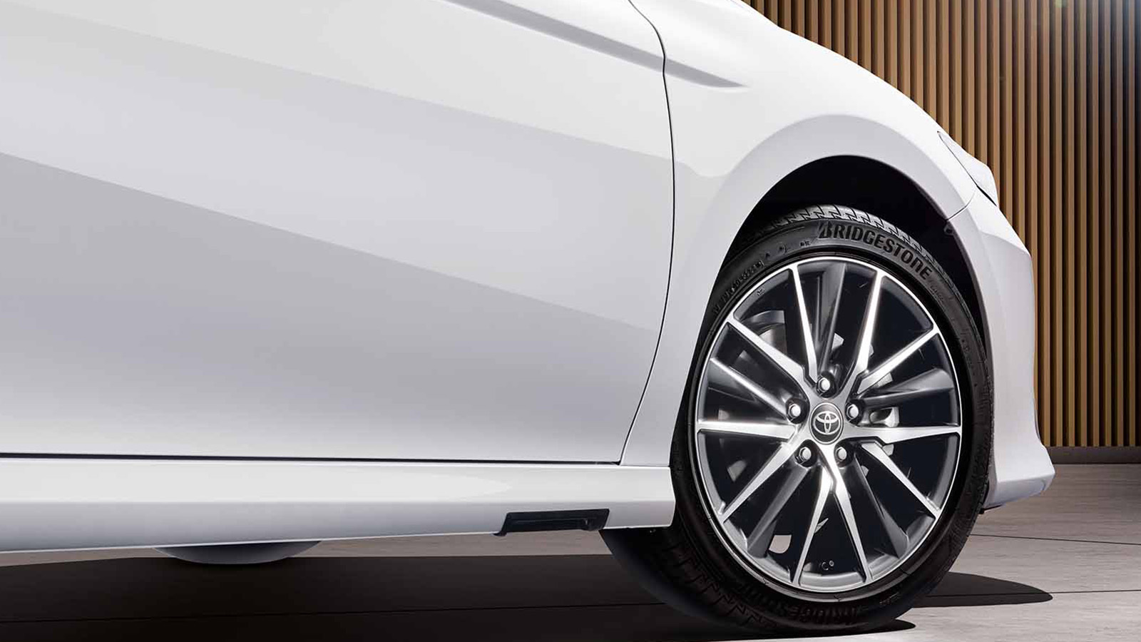 Toyota-camry-2.0Q-2022