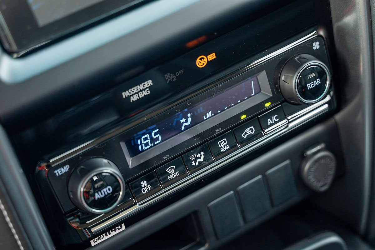 Điều h&ograve;a chỉnh tay 2 v&ugrave;ng