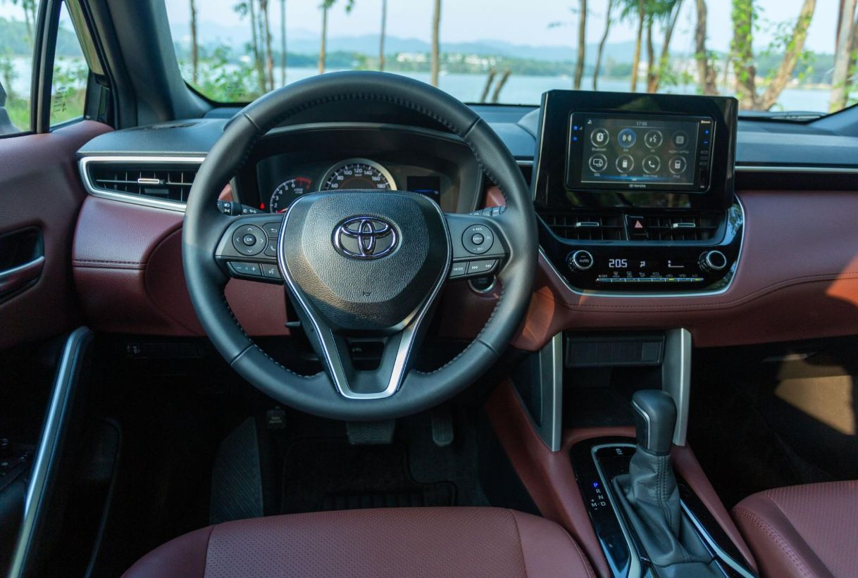 Nội thất Toyota Cross 1.8G 2023