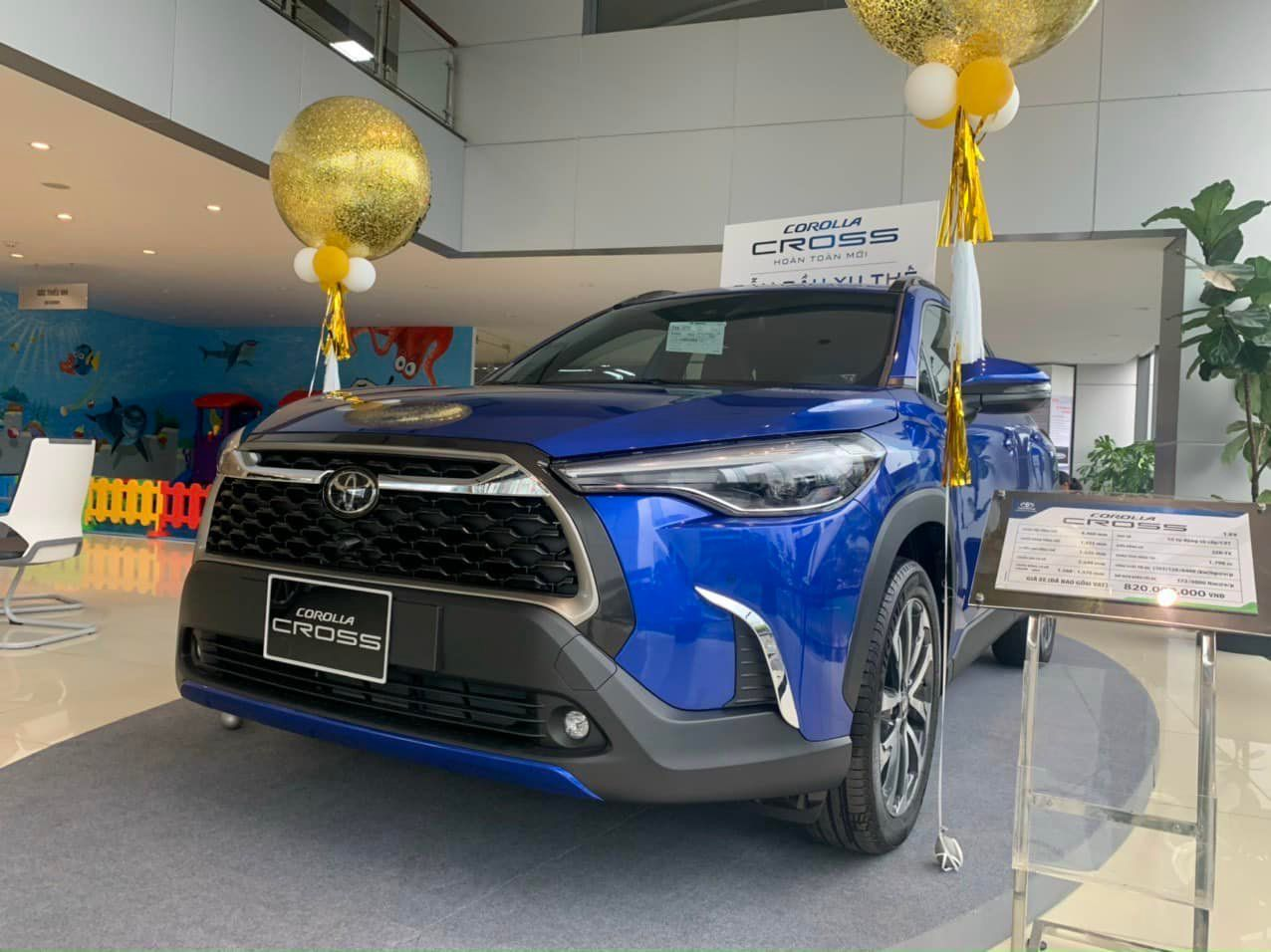 Toyota Cross 2023 màu xanh