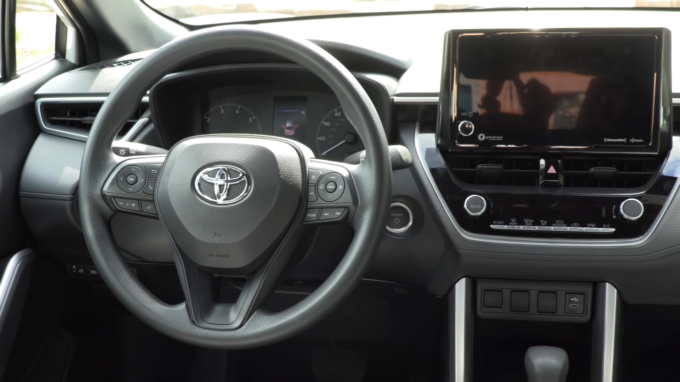 Không gian nội thất Toyota Corolla Cross 2023