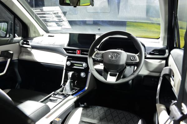 Vô lăng xe Toyota Veloz Cross 2022