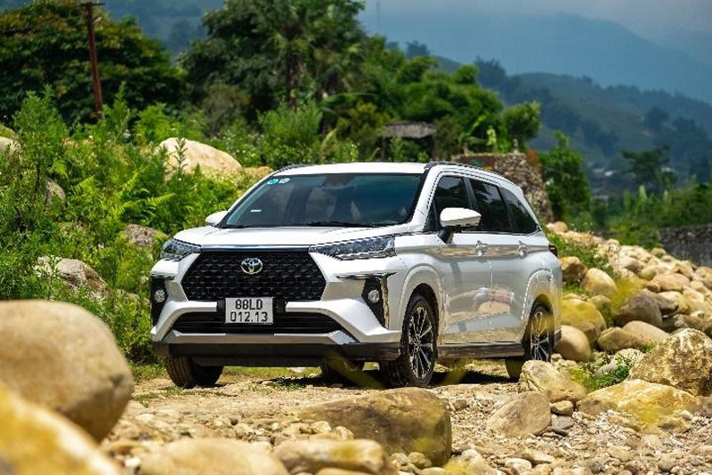 Thiết kế mặt trước xe Veloz