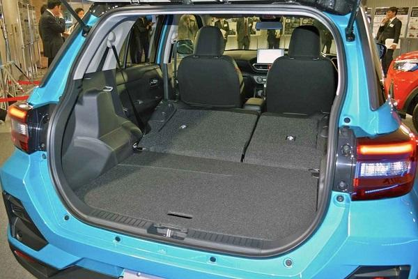 Khoang h&agrave;nh l&yacute; rộng r&atilde;i 