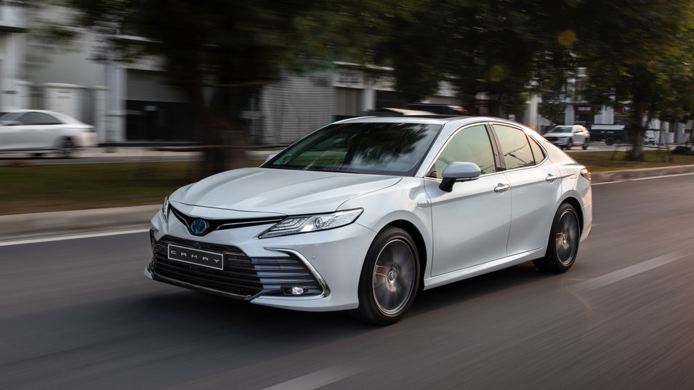 Bảng gi&aacute; xe Camry 2023