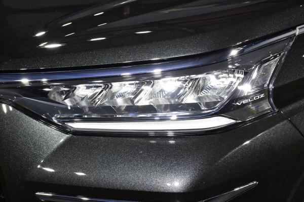 Đèn pha LED xe Veloz