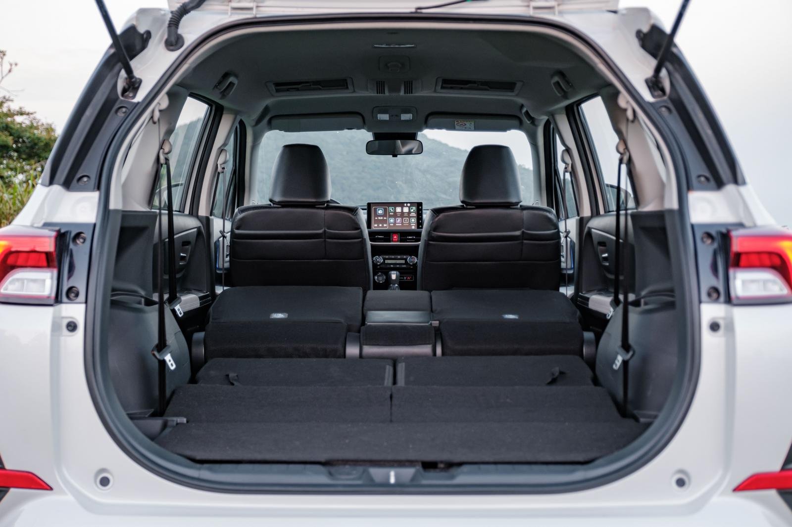 Khoang h&agrave;nh l&yacute;