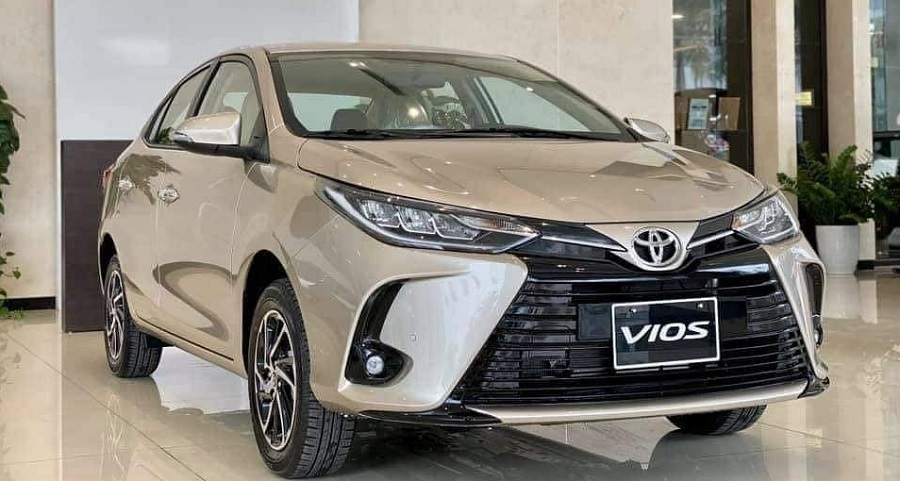 Toyota Vios 2023 màu vàng cát sang trọng