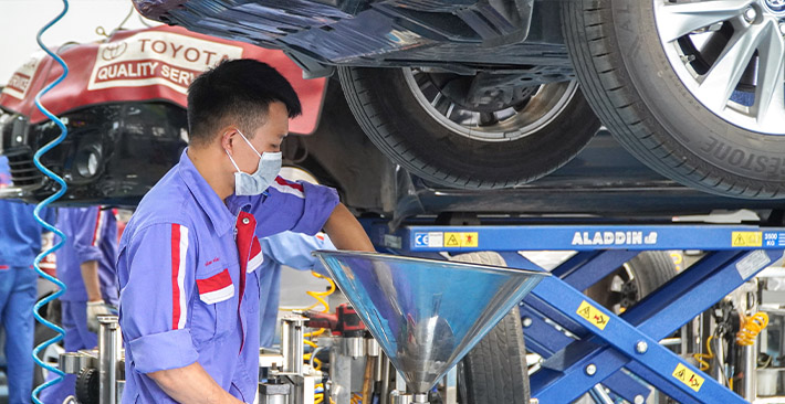 Kiểm tra v&agrave; thay nhớt