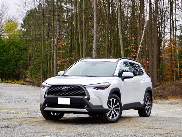 Toyota Corolla Cross trắng ngọc trai