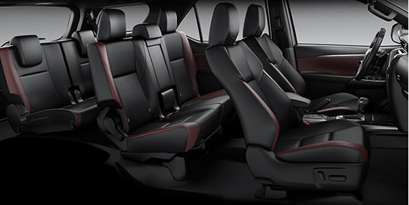 Nội thất 2 m&agrave;u đỏ - đen