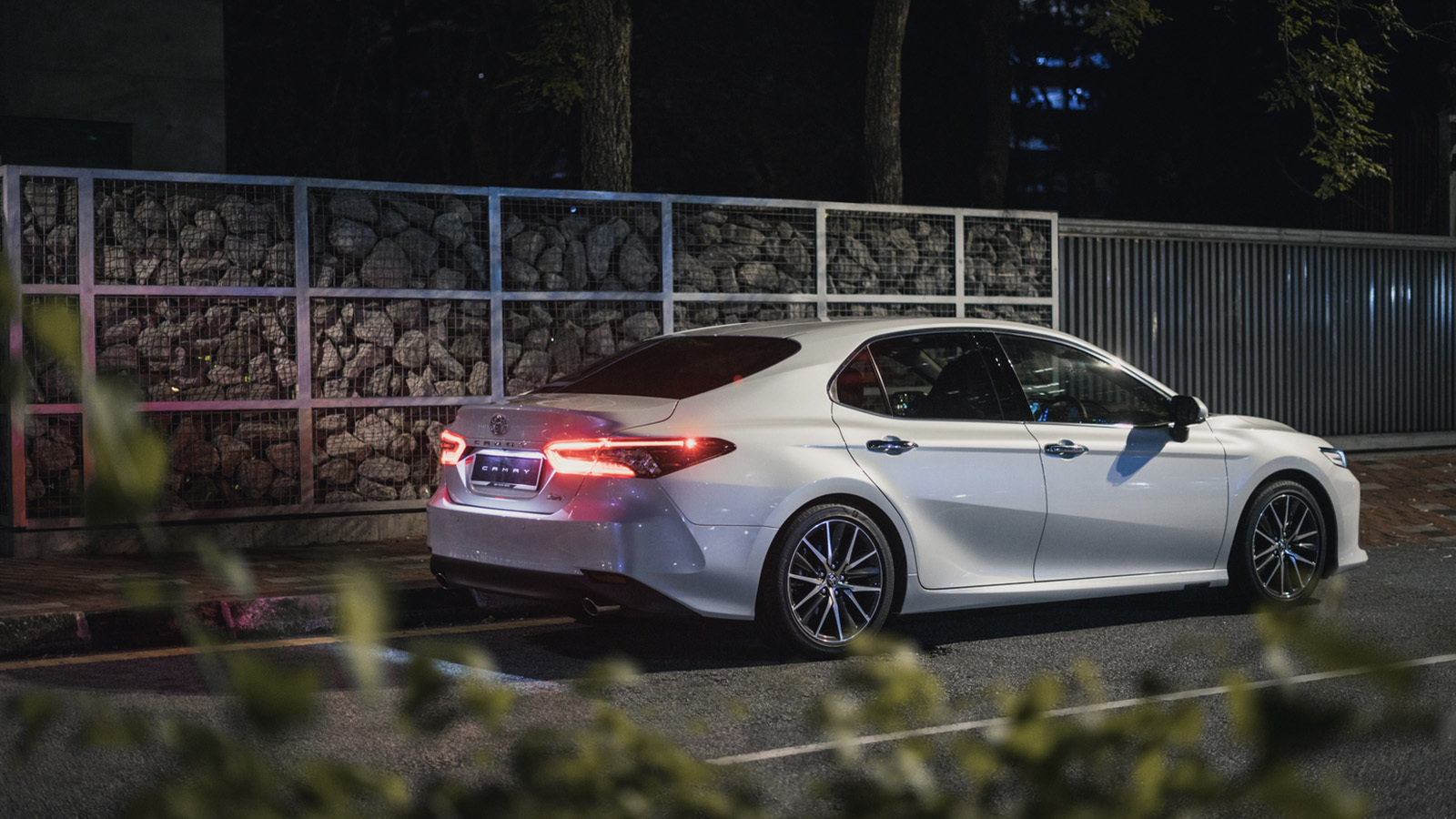 bảng gi&aacute; xe Toyota Camry 2022