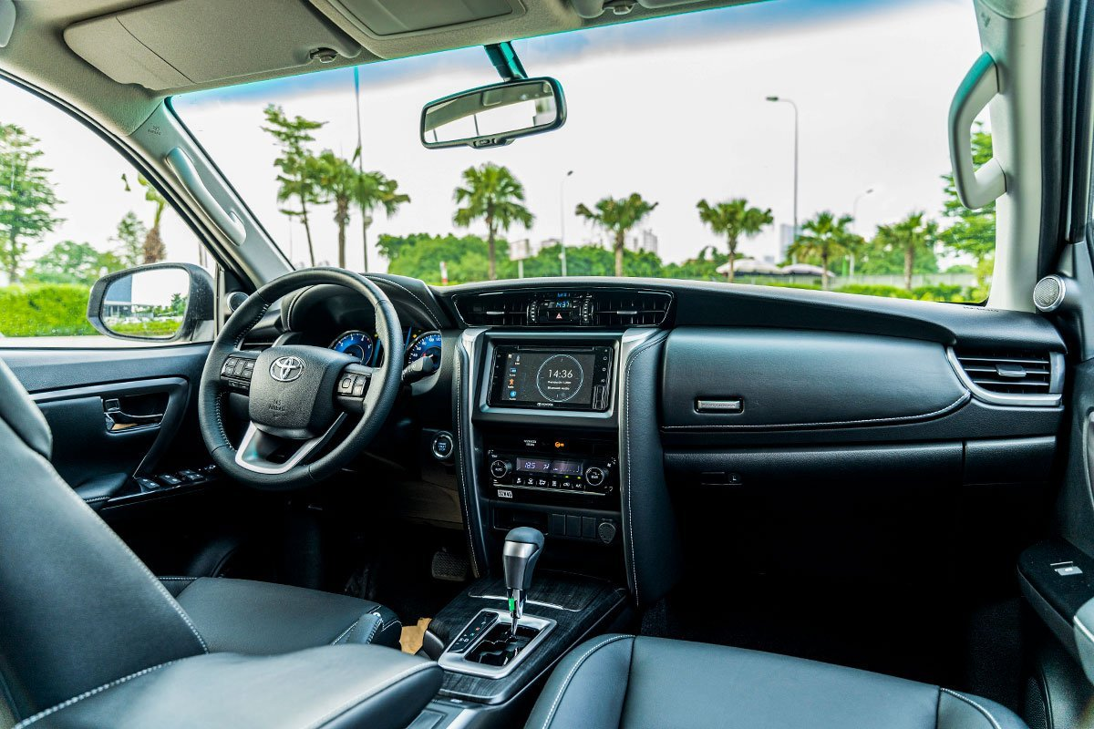 Nội thất Toyota Fortuner 2023 7 chỗ 