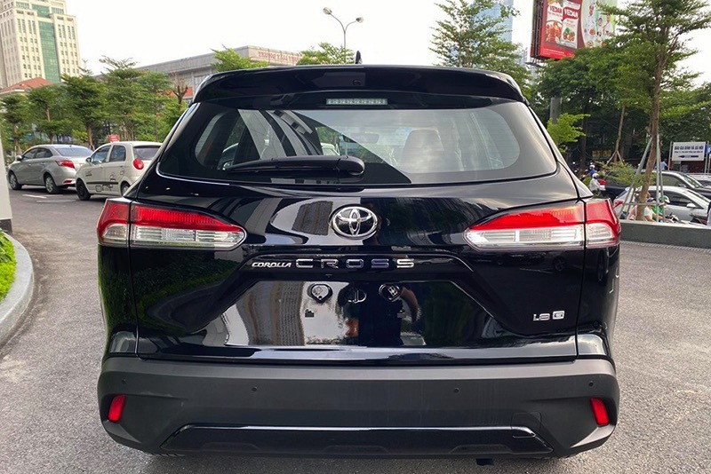 Thiết kế đu&ocirc;i xe Toyota Corolla Cross 1.8G 2022