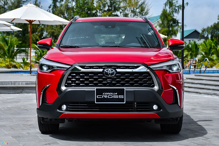 Dải đèn trước xe Toyota Cross