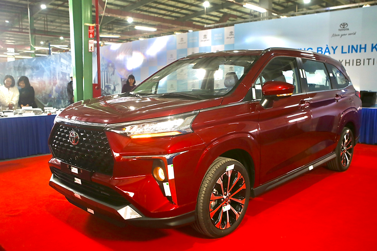 Thiết kế mặt bên hông không khác so với bản nhập khẩu