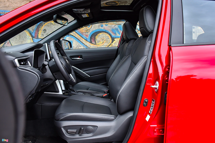 Khoang cabin xe Toyota Cross 2022