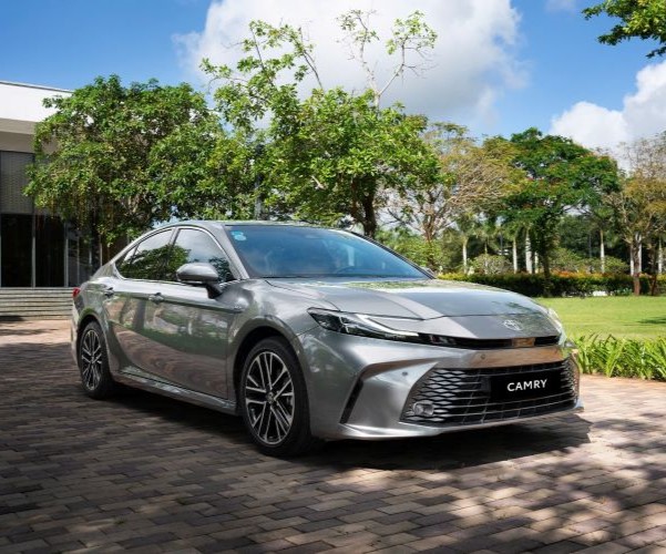 Toyota Camry Hybrid TOP 2026: Danh sách trang bị an toàn TNGA
