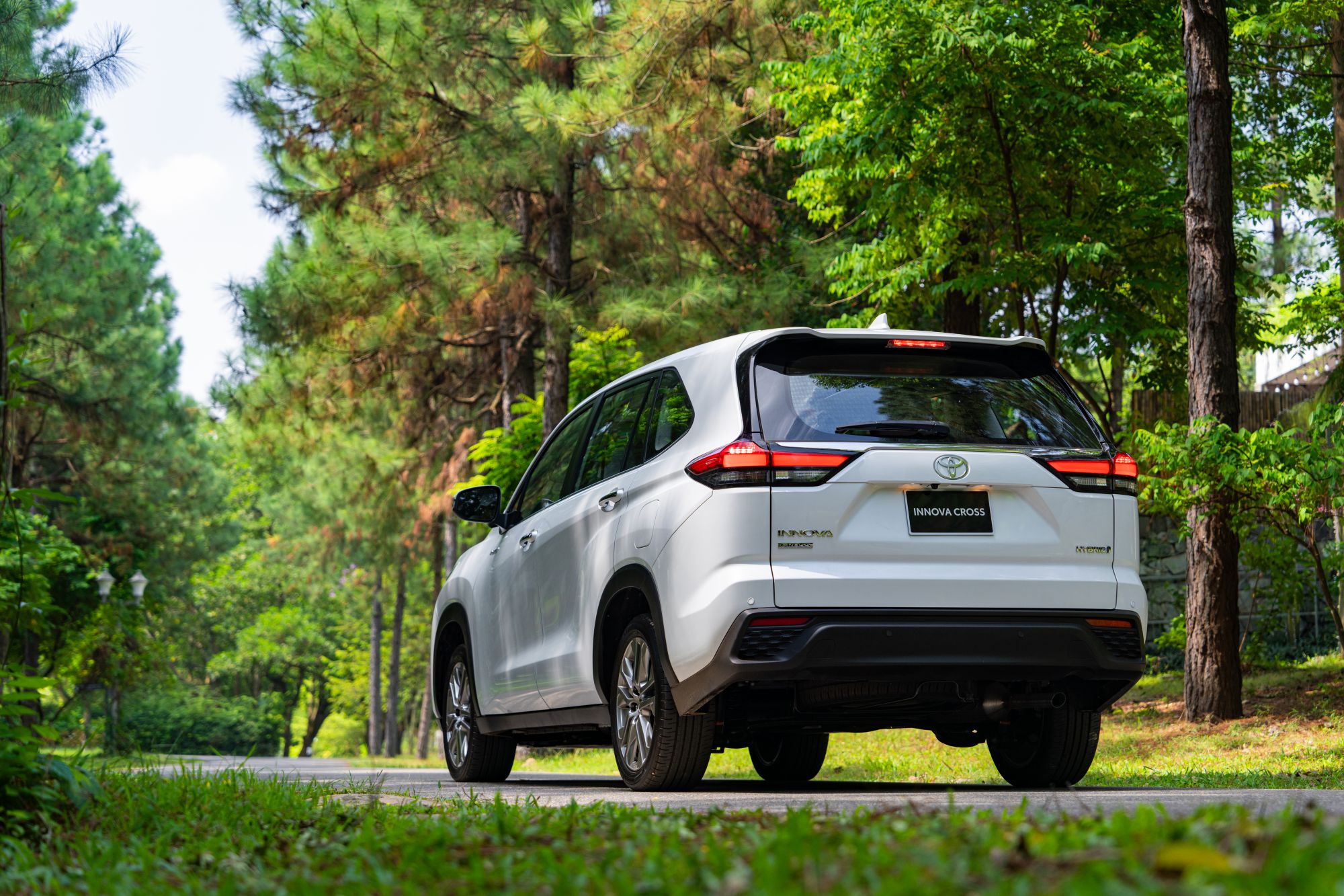 INNOVA CROSS: CHINH PHỤC MỌI ĐIỂM ĐẾN CÙNG GIA ĐÌNH | Toyota Huế | Đại lý  chính thức của Toyota Việt Nam